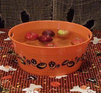 Halloween Games - Bobbing for Apples